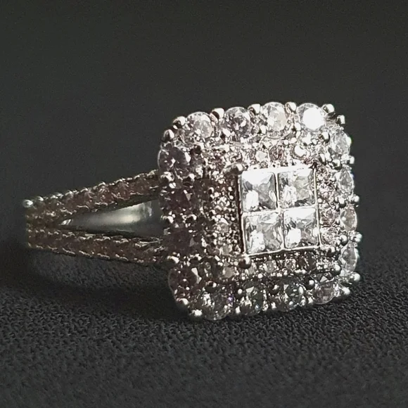 Pretty Designer Square Cut Diamonds Ring - Picture 2 of 4